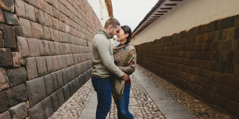 Tu y pareja en la ciudad de cusco